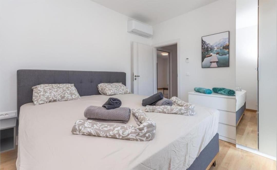 Apartment Dvj 3 *